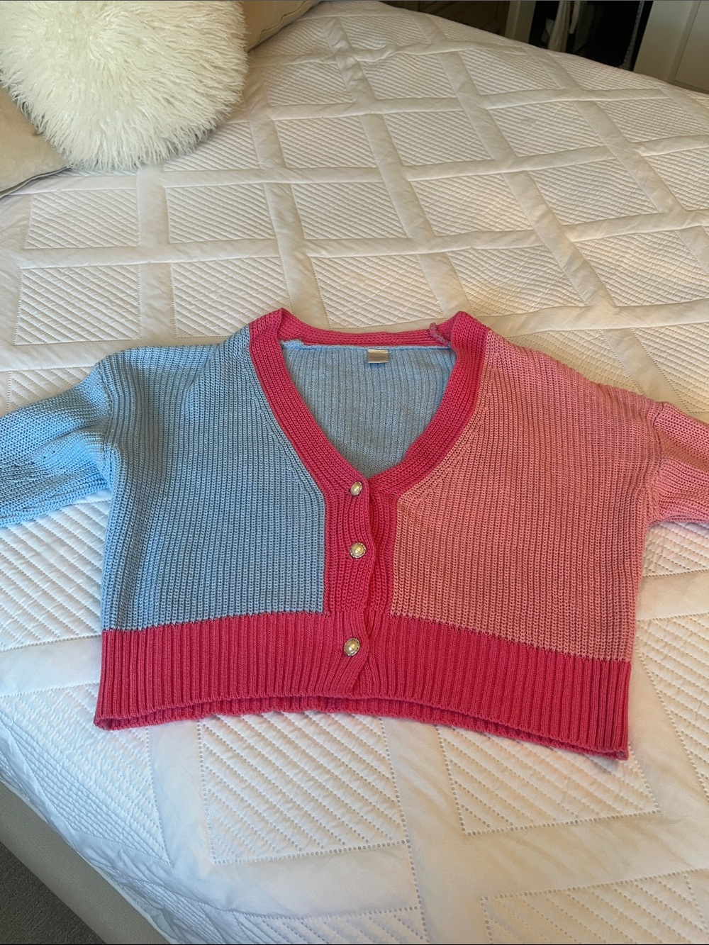 twik Two-Tone Cropped V-Neck Cardigan in Pink and Light Blue